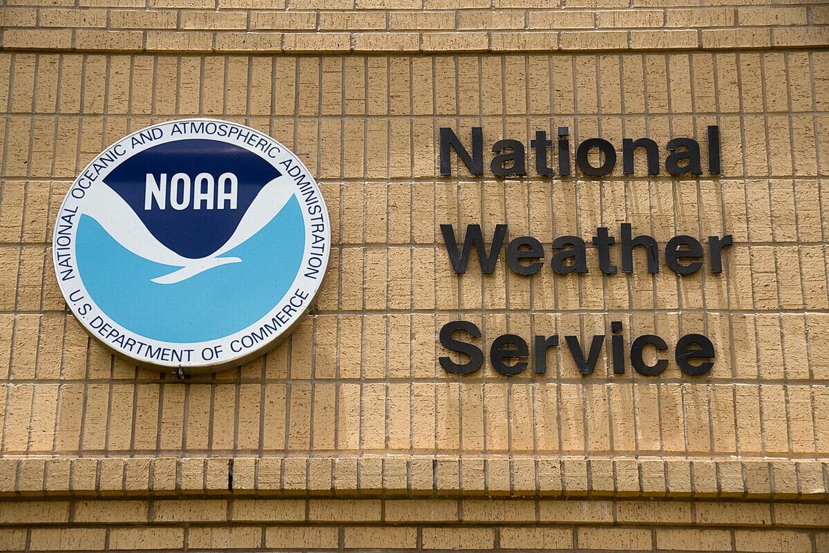 ASV atlaisti simtiem meteorologu