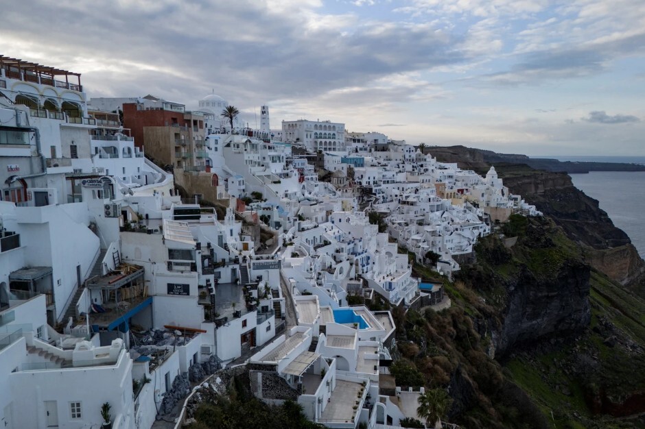 Santorini divu nedēļu laikā satricinājuši vairāk nekā 14 000 pazemes grūdienu