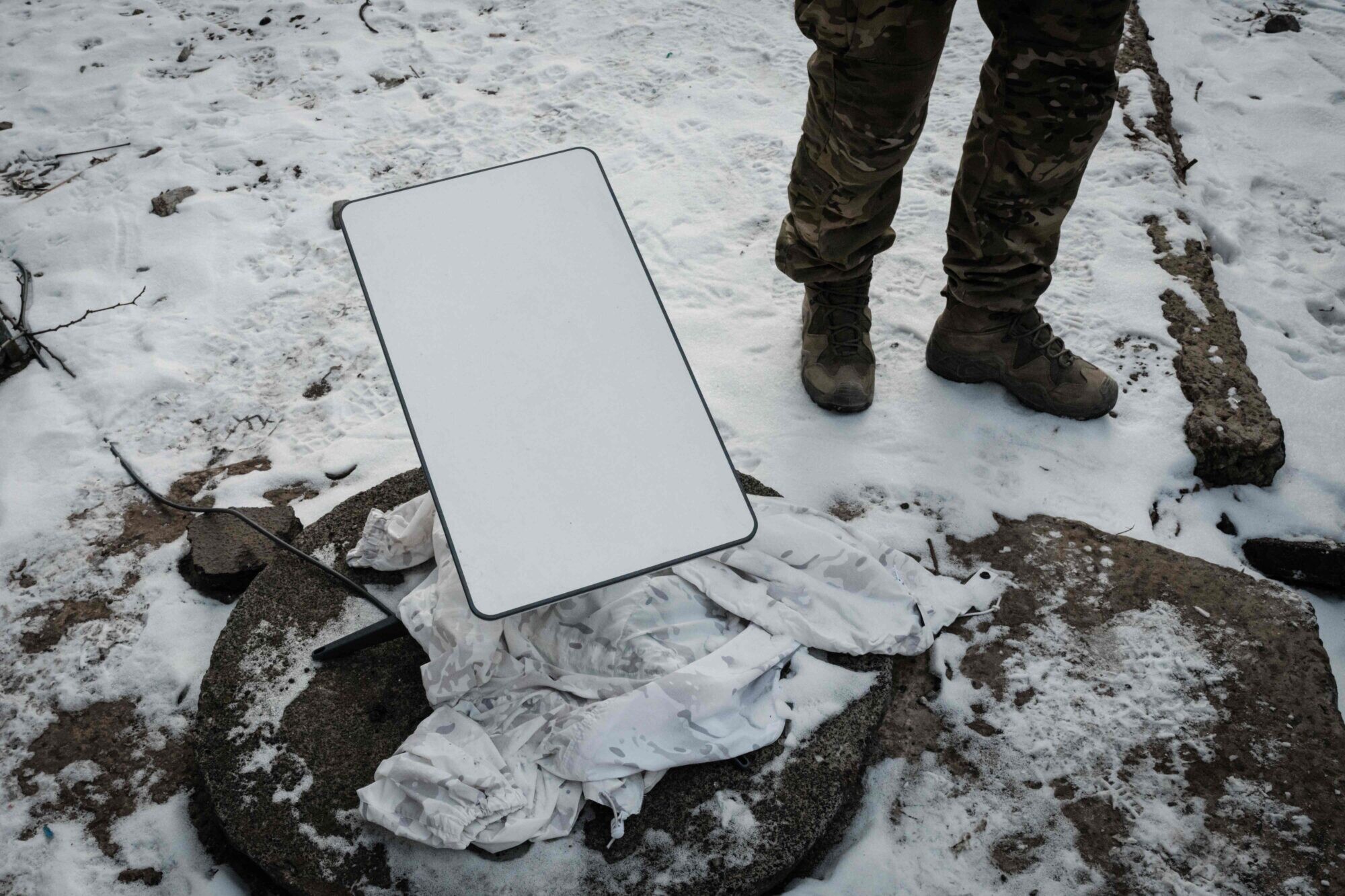 Polija drīzumā piegādās Ukrainai tūkstošiem “Starlink” satelītu termināļu