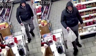 Policija Liepājā skaidro divu vīriešu identitāti