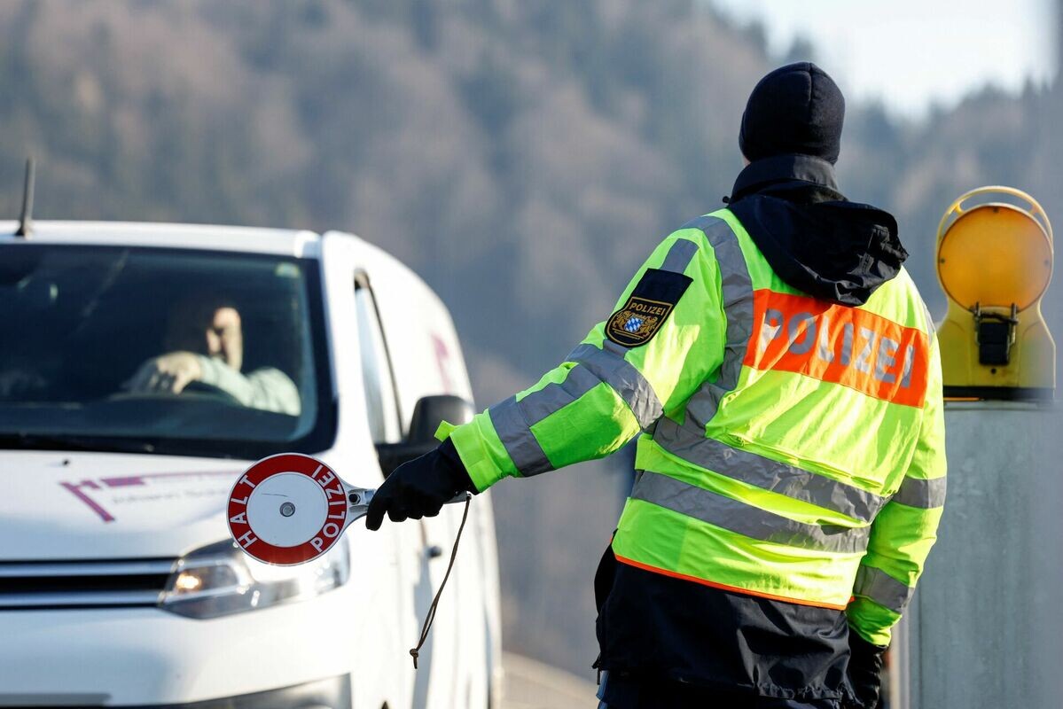 Vācija pagarina robežkontroli uz visām sauszemes robežām