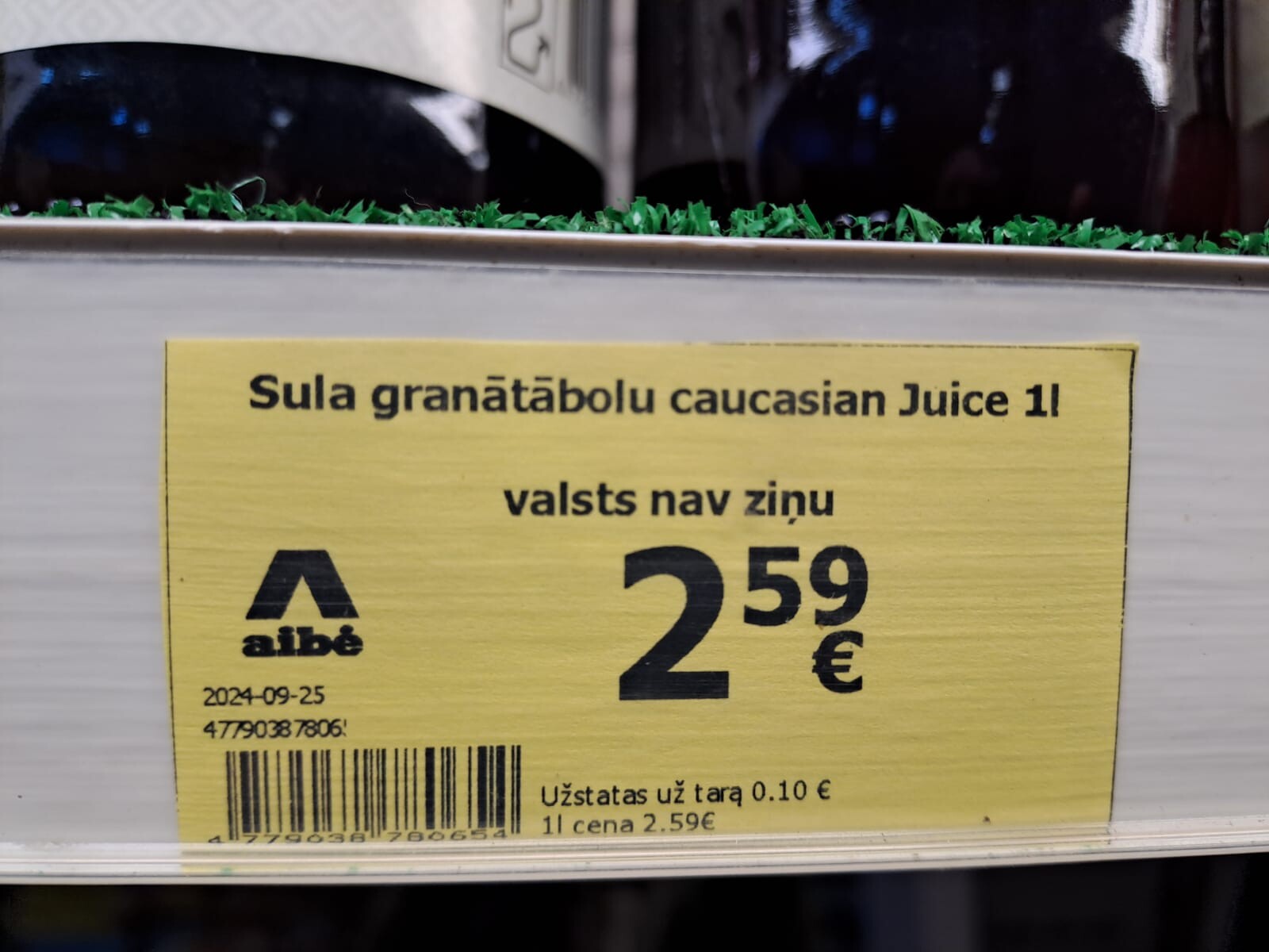 Mūspuses tirgotāji joprojām “putrojas” ar cenu zīmēm