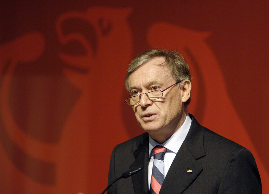 Nomiris bijušais Vācijas prezidents Horsts Kēlers