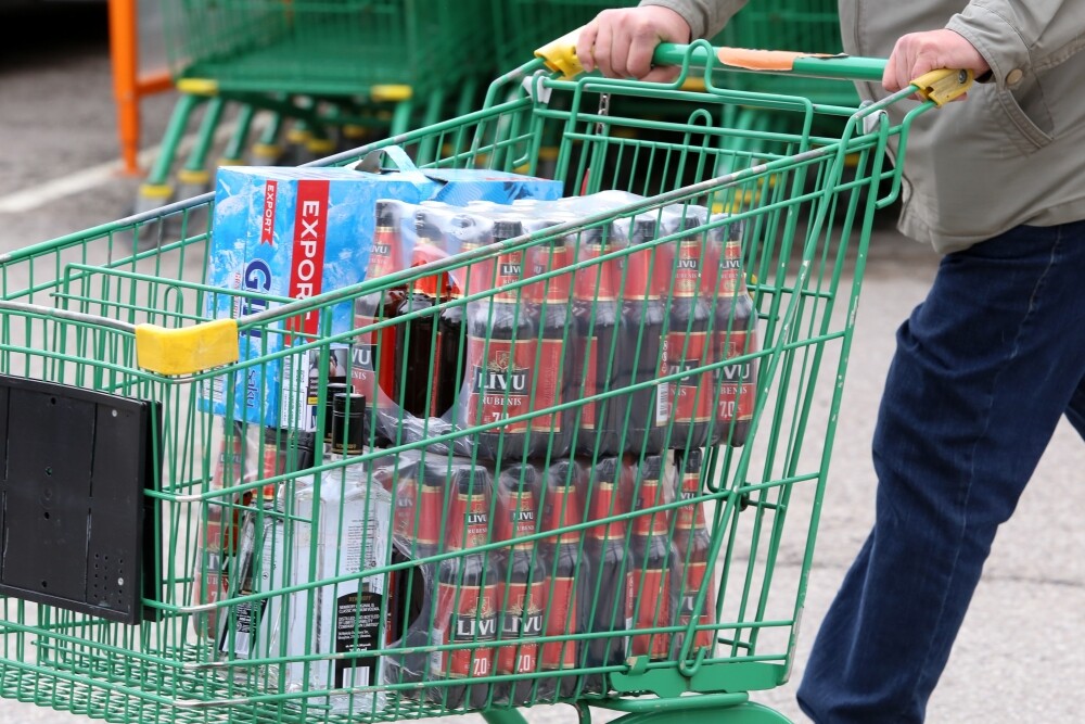 No marta pieaugs alkoholisko dzērienu akcīzes nodokļa likmes