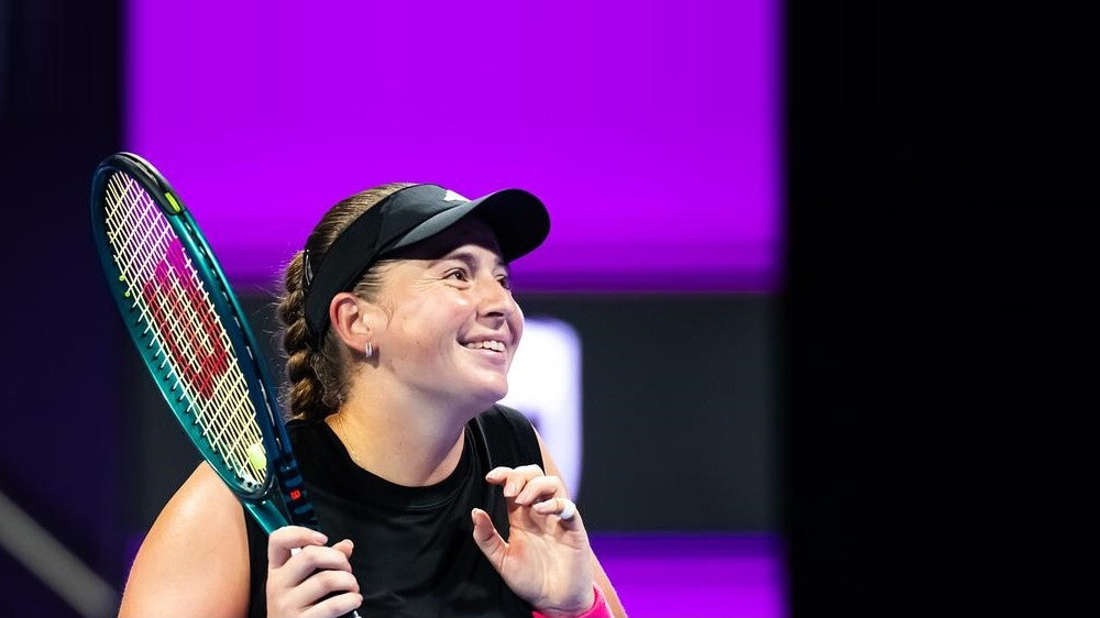 Video: Ostapenko uzvar Švjonteku un iekļūst Dohas “WTA 1000” turnīra finālā