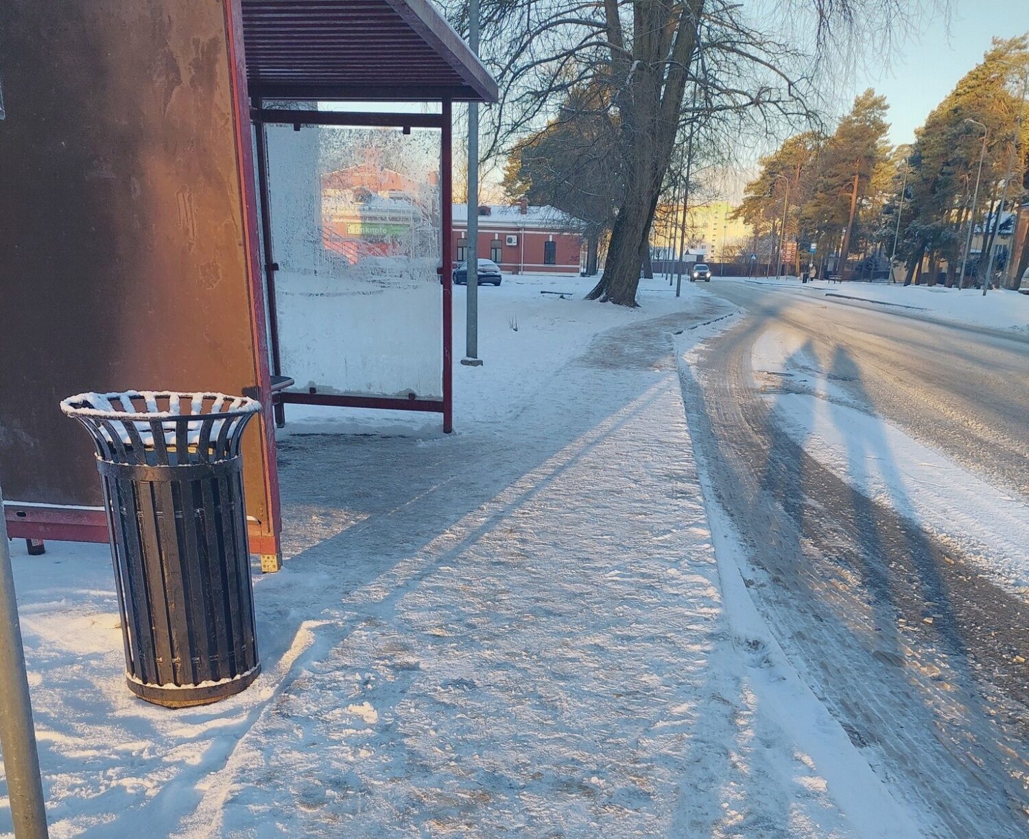 Sabiedriskā transporta pieturas sakopj vienreiz dienā