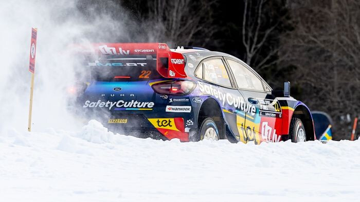 Video: Seska ekipāžai desmitais rezultāts Zviedrijas rallija pirmajā ātrumposmā