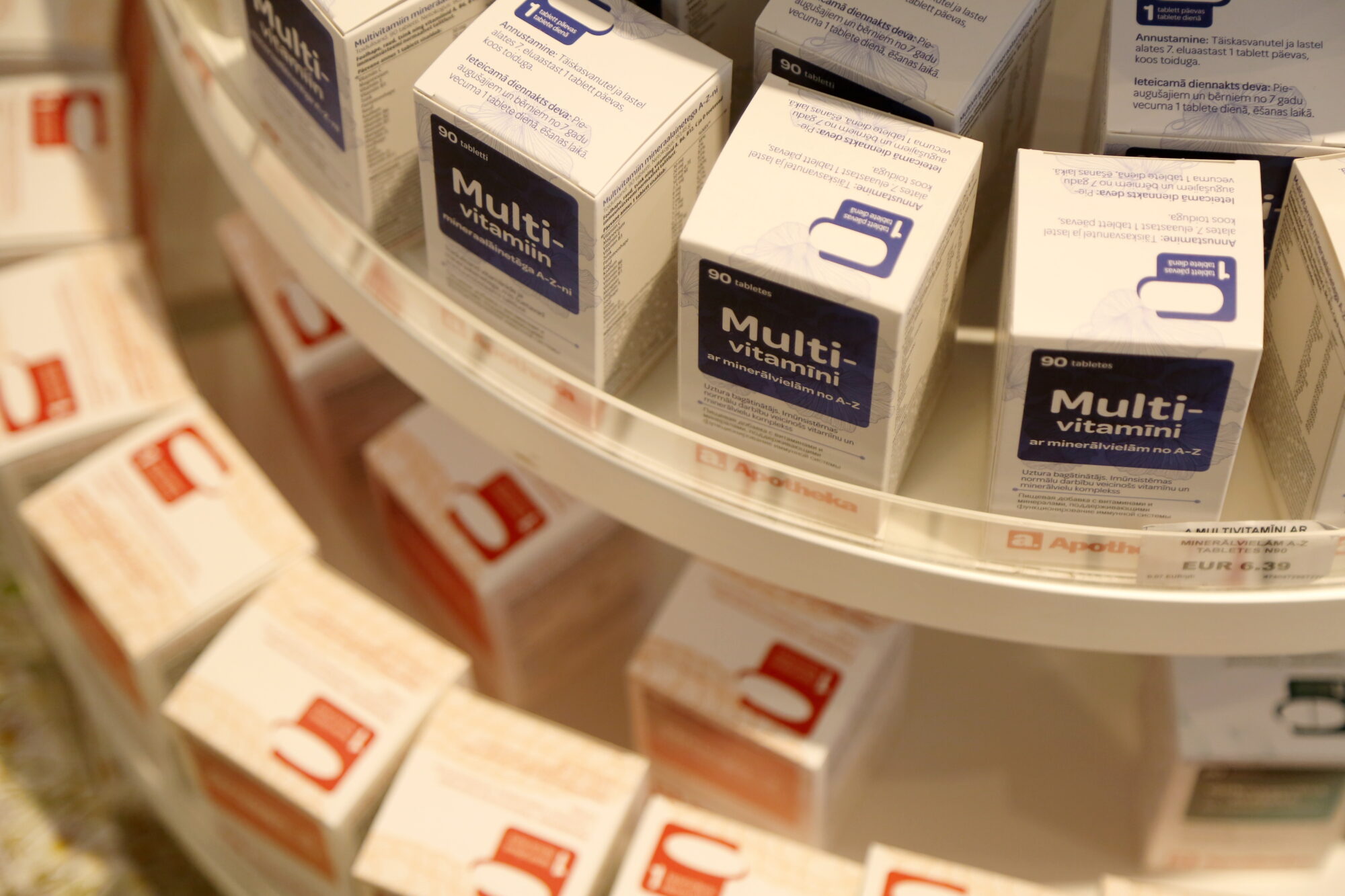 Ģimenes ārste: Pārmērīga vitamīnu lietošana ir tikpat kaitīga kā to deficīts