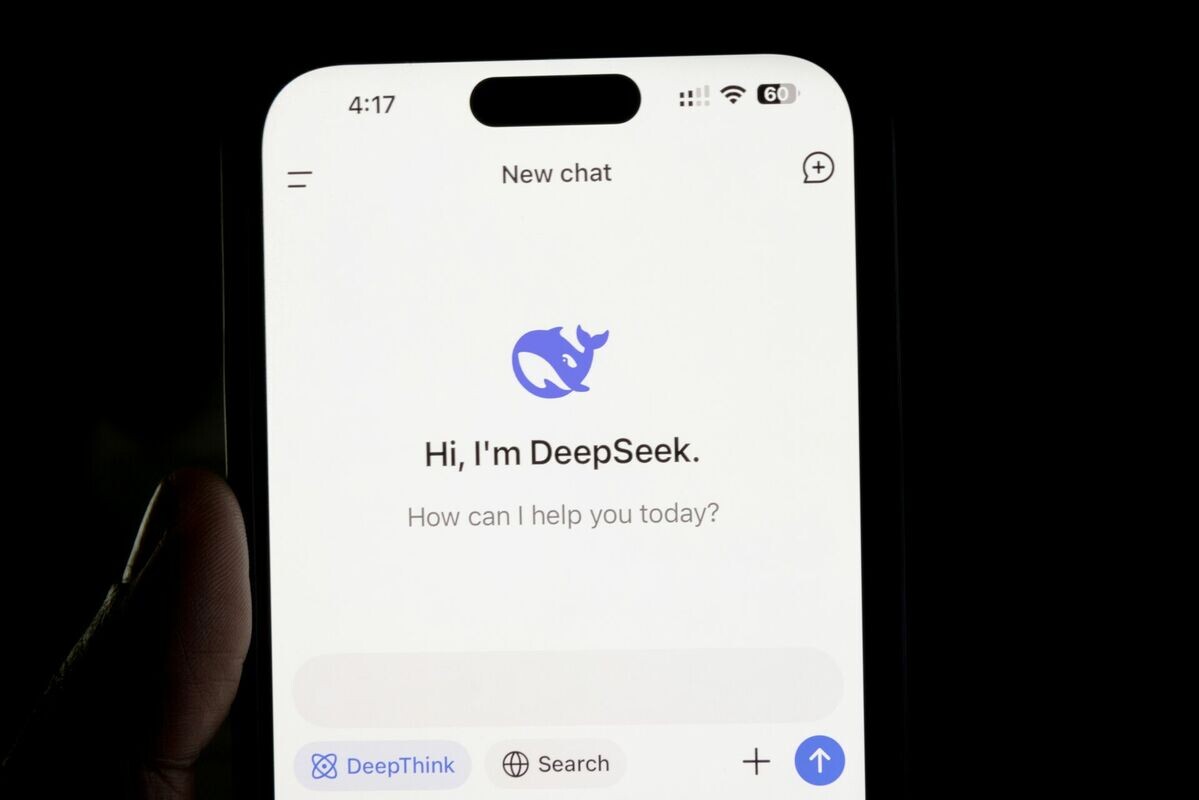 Austrālija aizliedz “DeepSeek” sarunbotu visās valdības ierīcēs