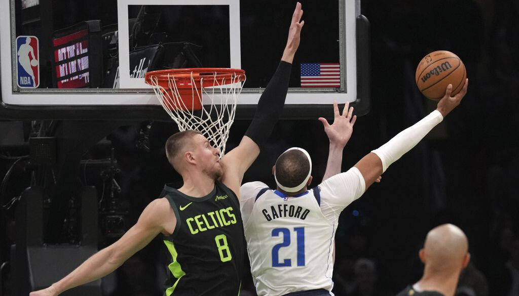 Video: Porziņģim 17 punkti “Celtics” zaudējumā “Mavericks” vienībai
