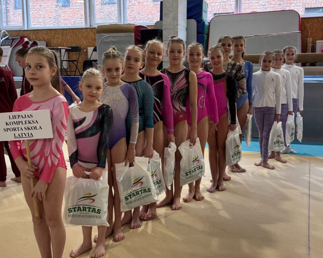 Sporta vingrotājas piedalās “Kaunas Open” sacensībās