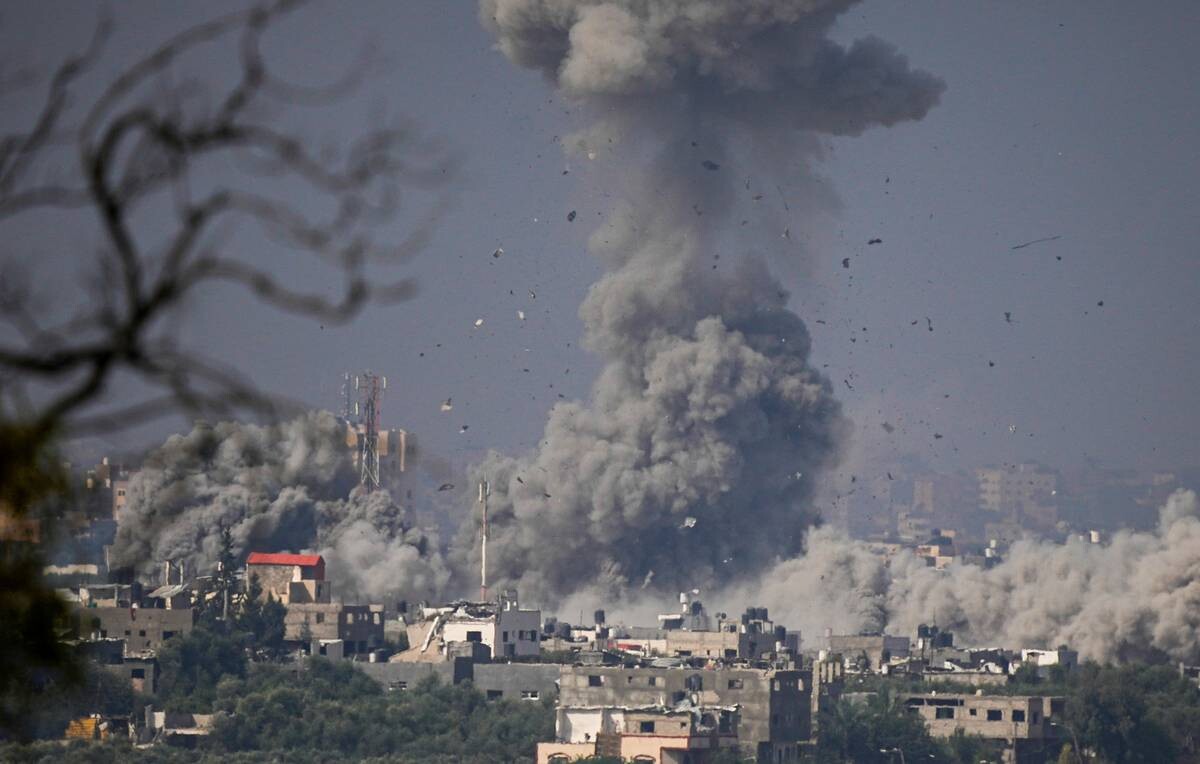 Izraēla veikusi triecienus divām militārām bāzēm Sīrijā