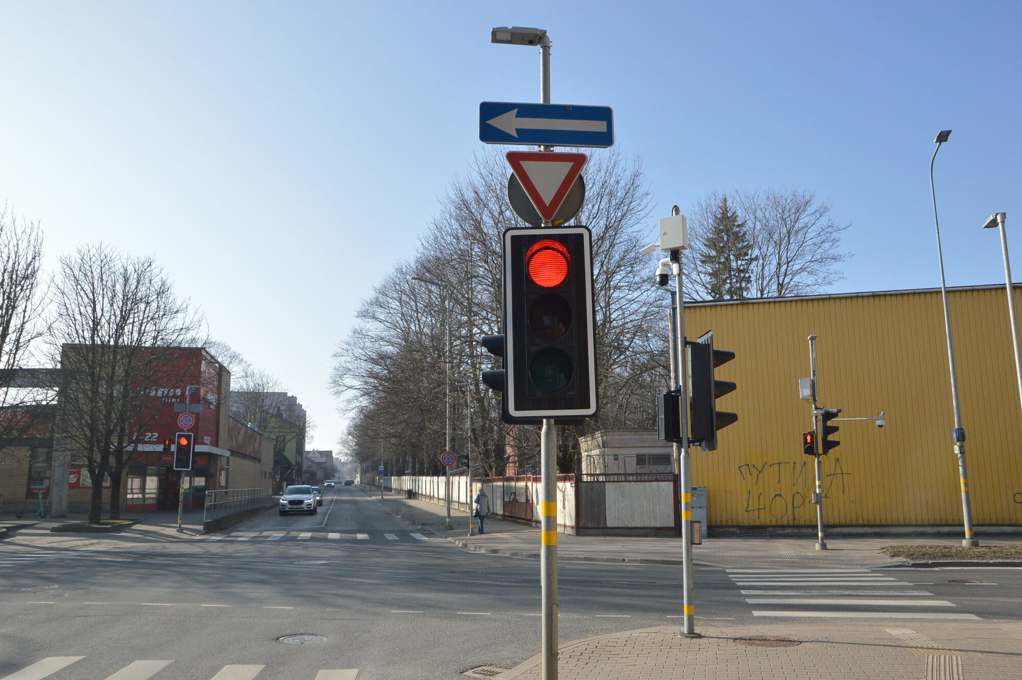 Kameras redz pārkāpējus vēl vienā krustojumā