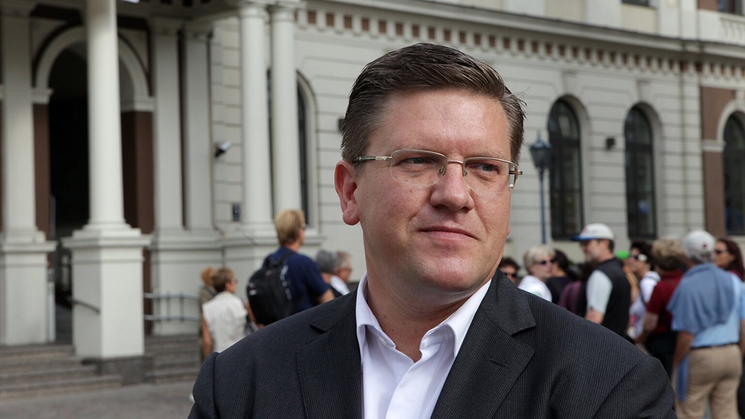 Bijušo ministru Segliņu apsūdz par atteikšanos no alkohola pārbaudes