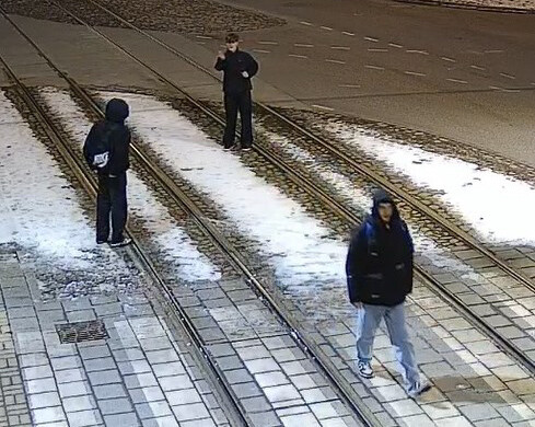 Valsts policija Liepājā skaidro jauniešu identitāti