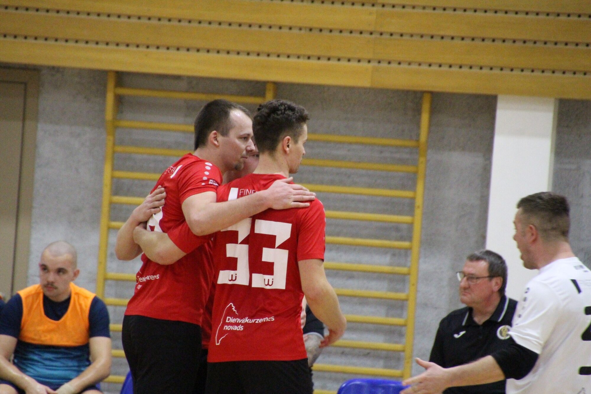 “Nīca/Otankimill” pārliecinoši iesoļo telpu futbola virslīgas pusfinālā