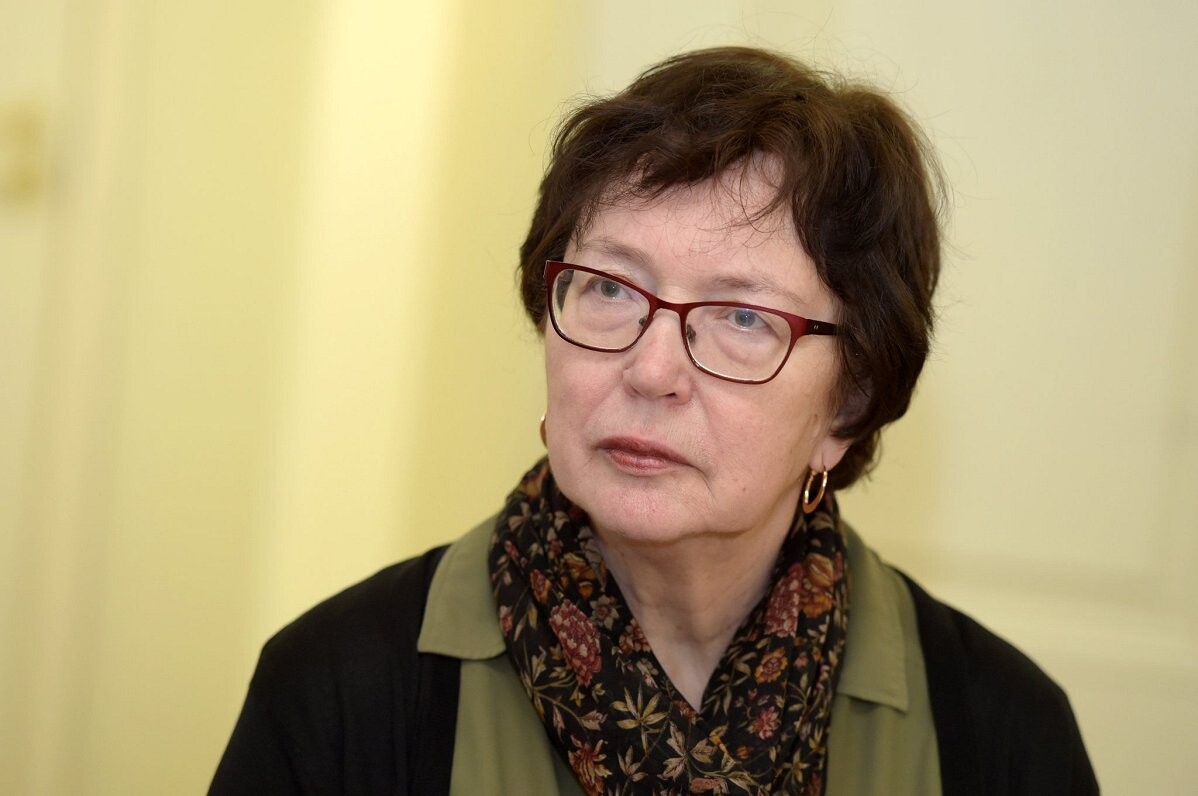 Līgai Rasnačai apstiprina Saeimas deputātes mandātu