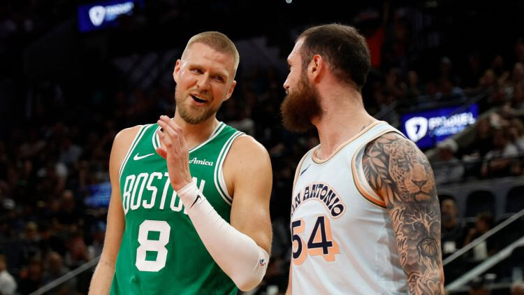 Video: Porziņģis gūst 11 punktus un ar “Celtics” izcīna astoto uzvaru pēc kārtas