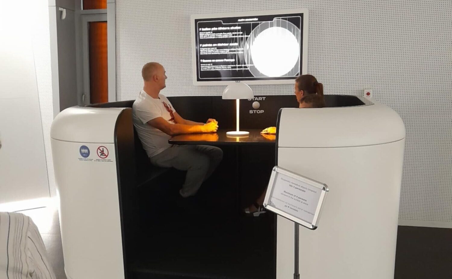 Foto: Melu detektors, zemestrīce un reakcijas pārbaude. Ventspils centrā “VIZIUM” zinātne kļūst par spēli