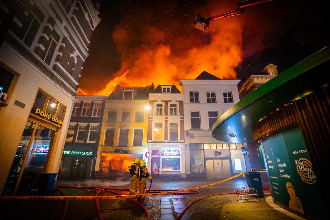 Nīderlandē ugunsgrēks nopostījis Arnemas vēsturisko centru