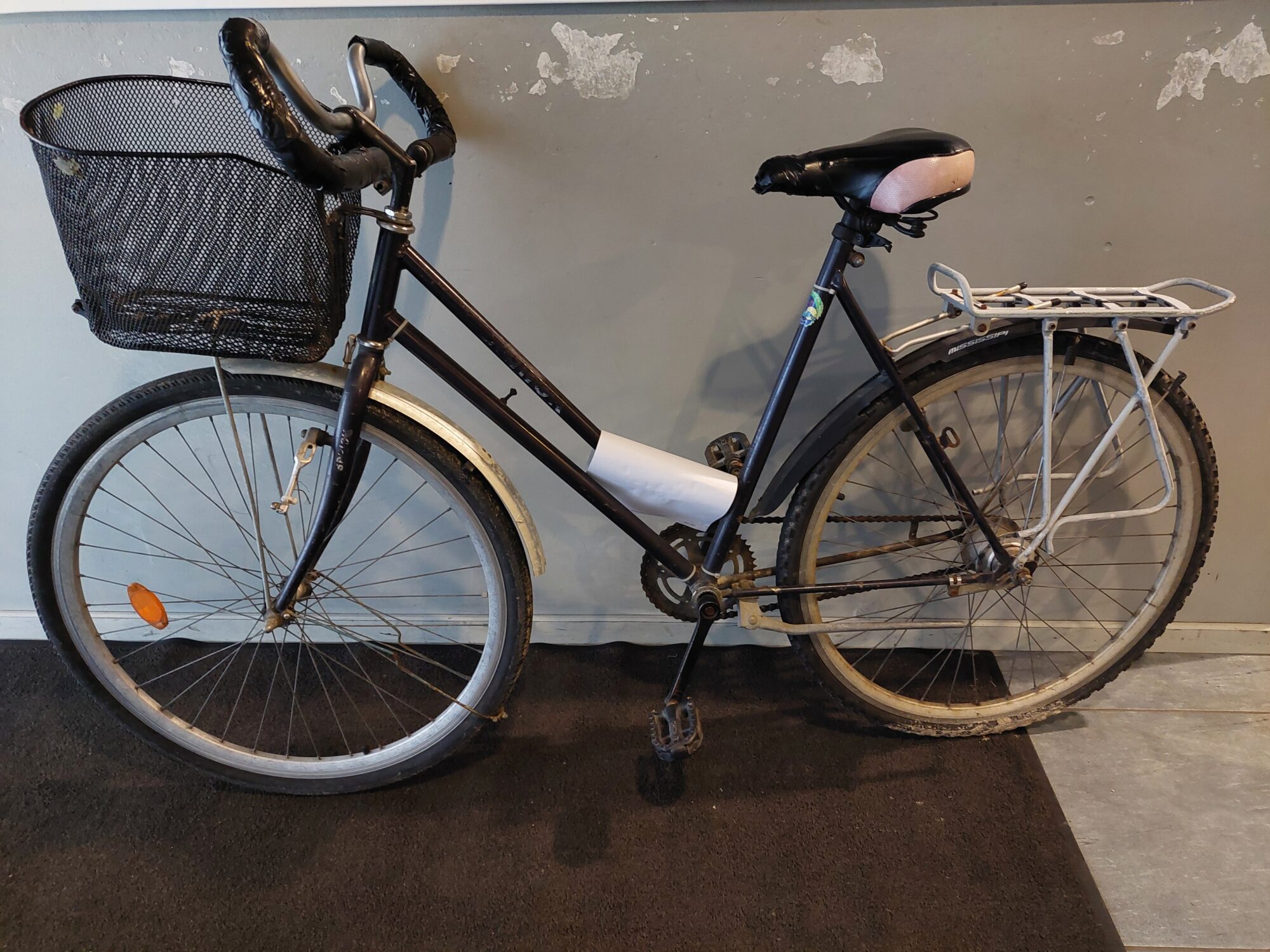 Policija Liepājā aicina atsaukties velosipēda īpašnieku