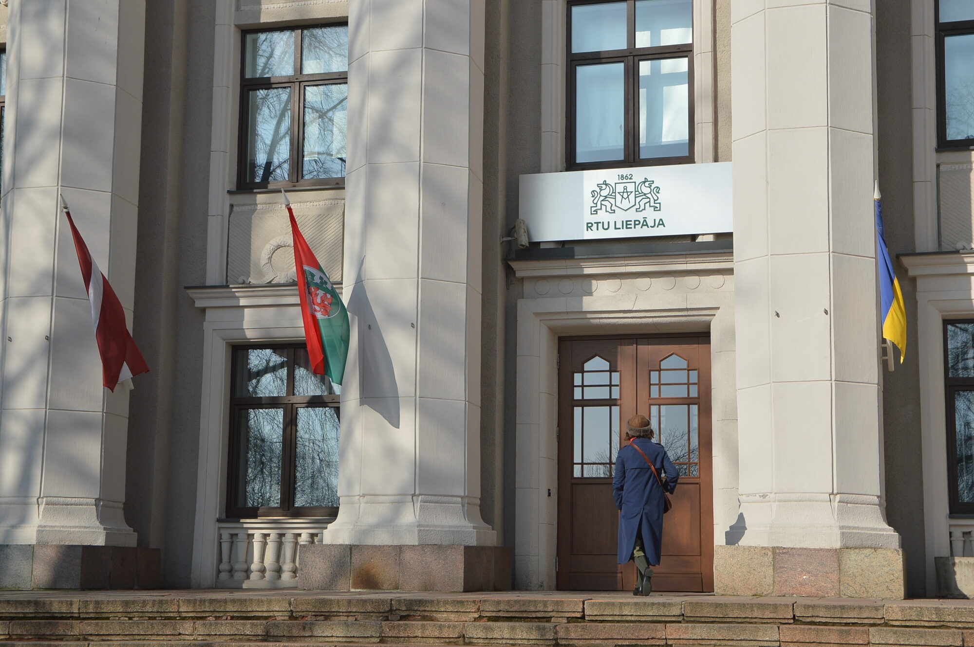 Izglītība par 20 000 eiro? Kāpēc jaunieši izvēlas citas profesijas
