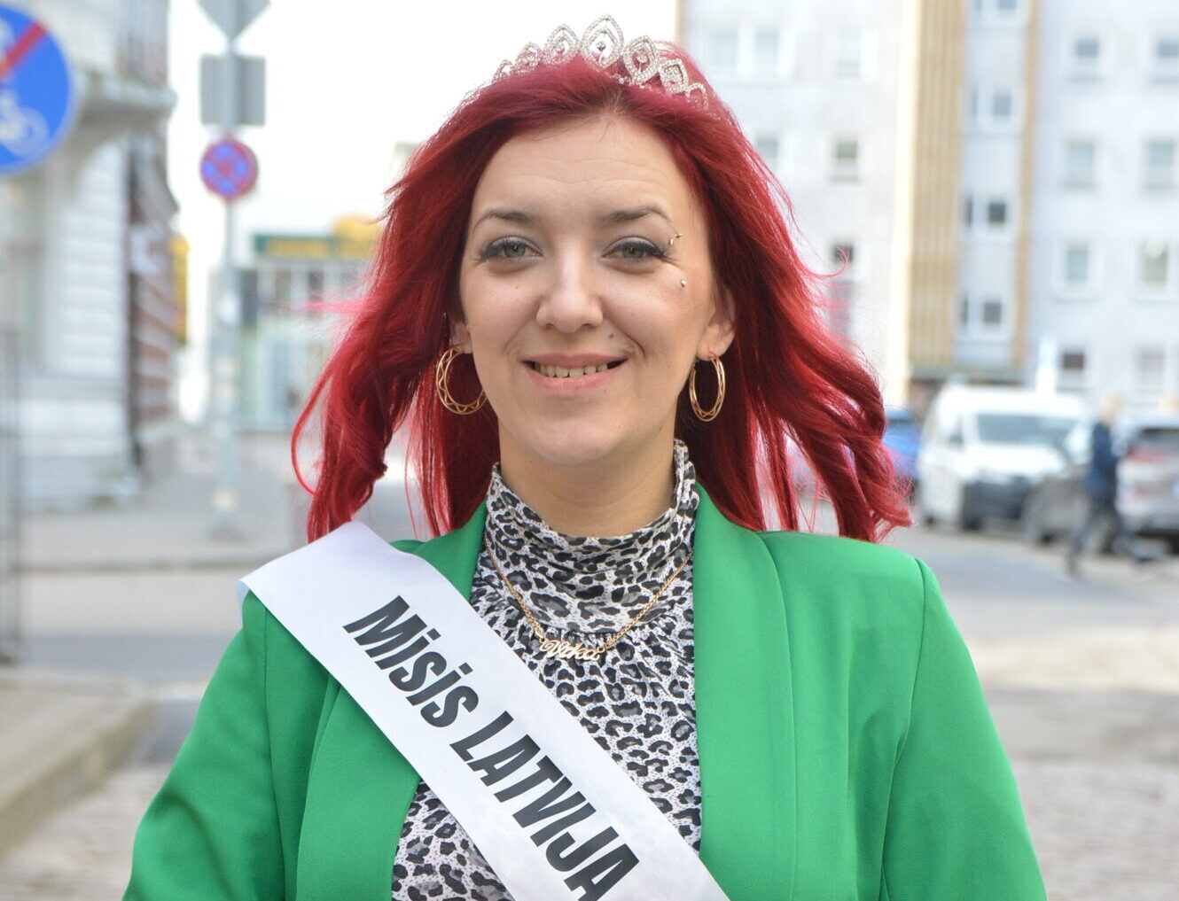 Liepājas nāriņa Viktorija Gudēna staro “Misis Latvija” finālā un iegūst īpašu titulu
