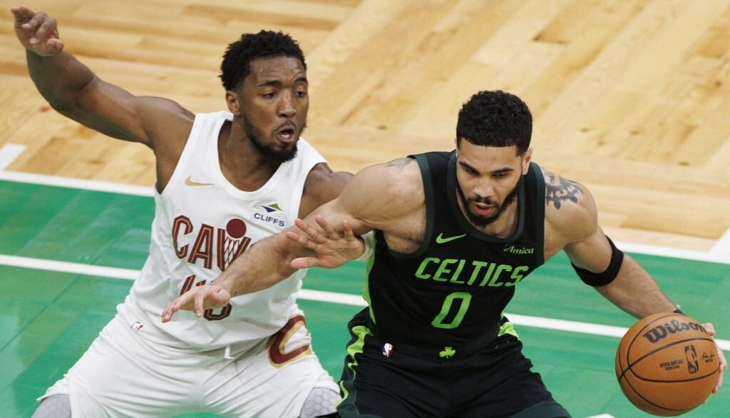 Video: Porziņģis nespēlē “Celtics” zaudējumā NBA spēlē