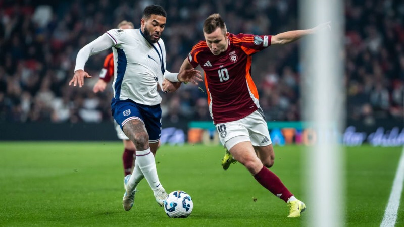 Latvijas futbolistiem Londonā Pasaules kausa kvalifikācijas turnīra spēlē zaudējums Anglijai