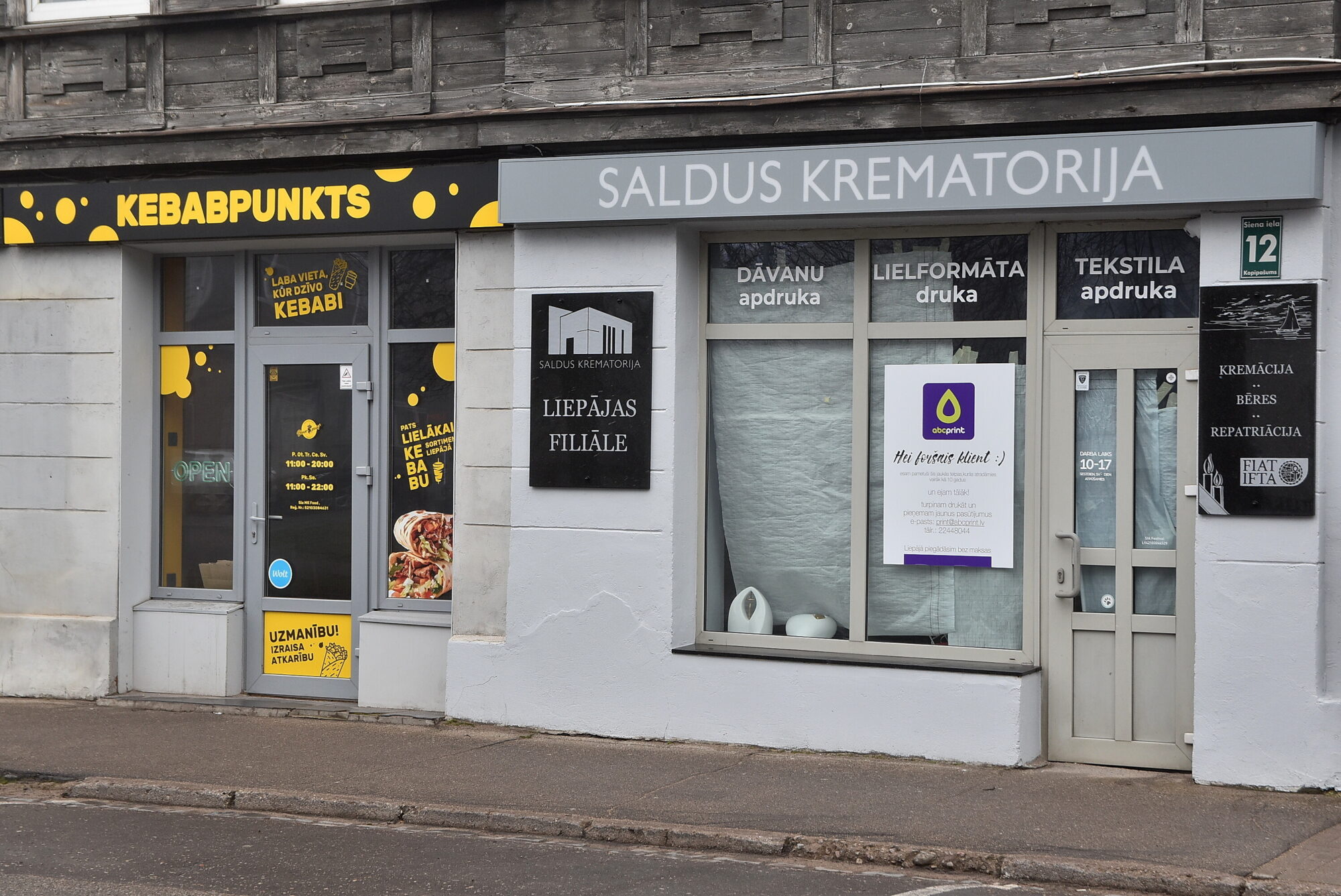 1. aprīļa ziņa: Krematorija jau laikus uzrunā klientus