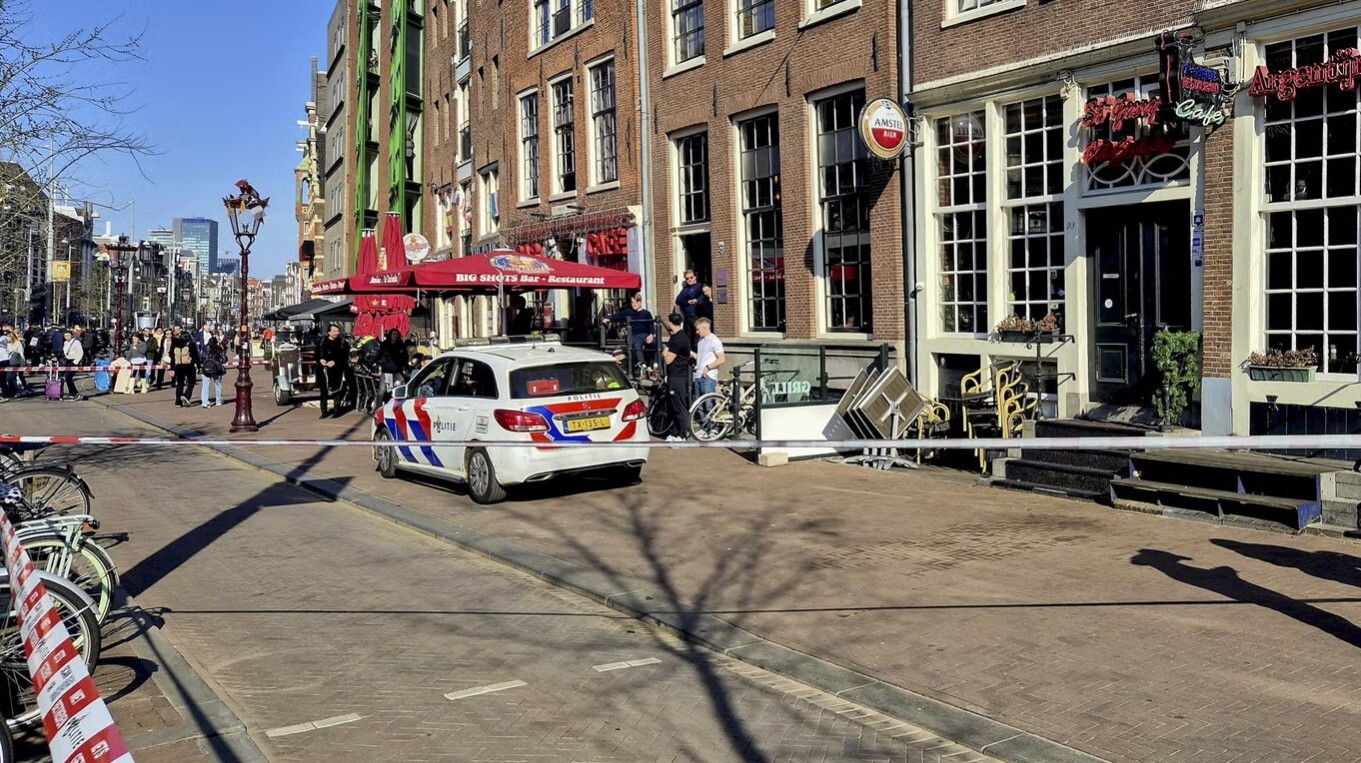 Amsterdamā uzbrukumā ar nazi nopietni ievainoti četri cilvēki