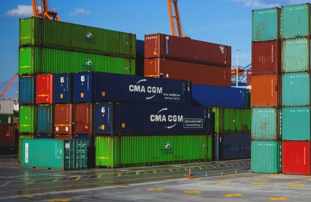 Stājas spēkā 84% Ķīnas tarifs ASV importam