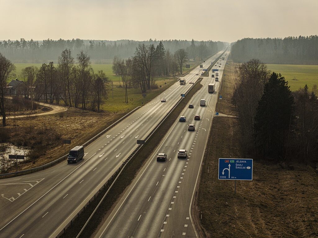 LVC: Efektīvākais veids satiksmes drošības uzlabošanai ir intensīvāko autoceļu pārbūve