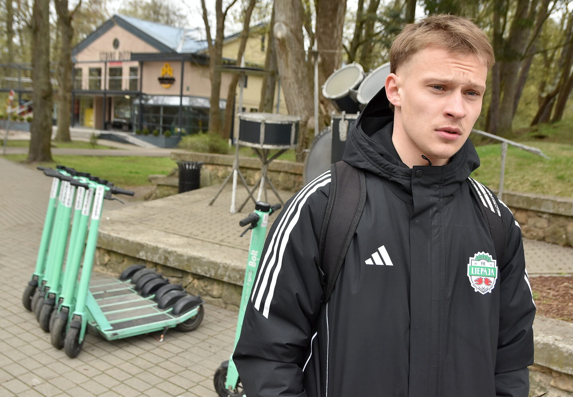 Foto: Vai beigsies skrejriteņu haoss? Jauno noteikumu izmēģinājuma vasara sāksies pirmdien