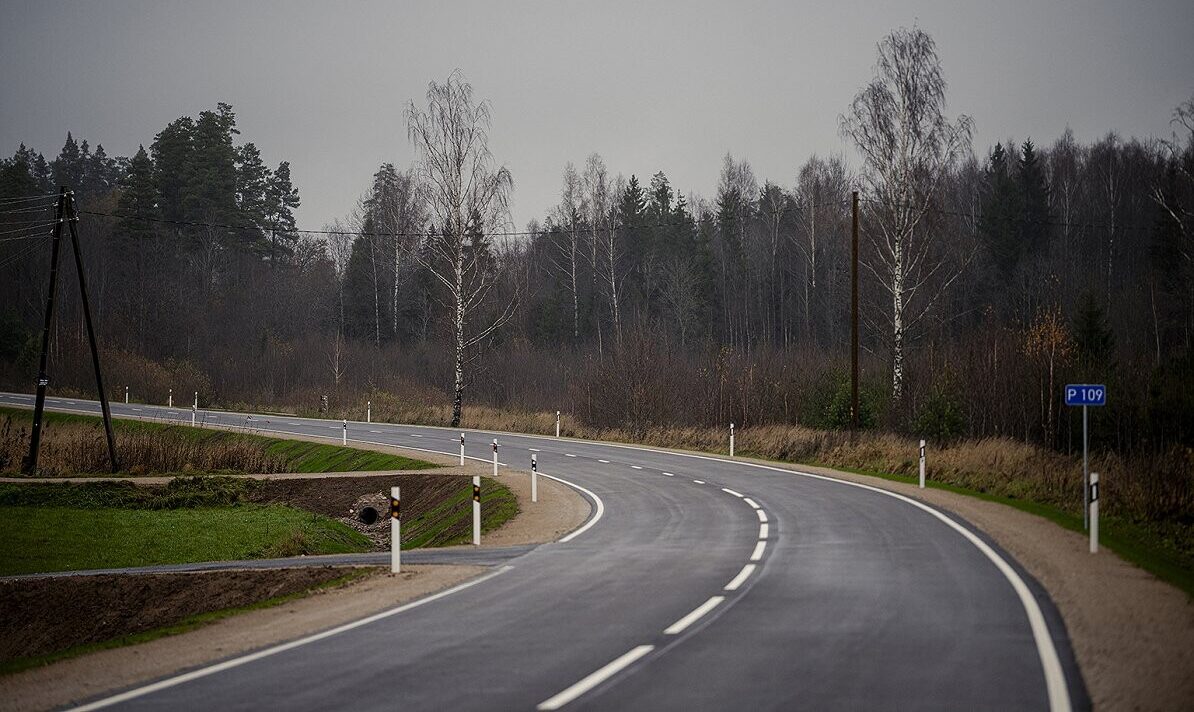 Daudzviet apledojums apgrūtina braukšanu
