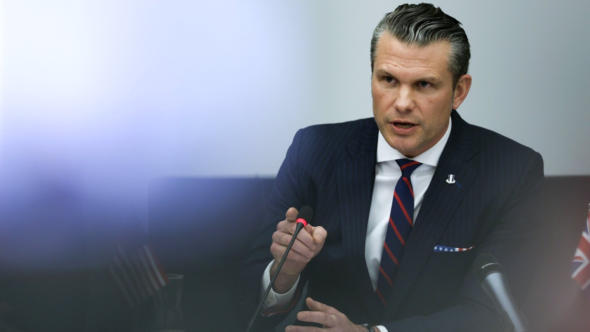 Baltais nams meklē aizstājēju Hegsetam