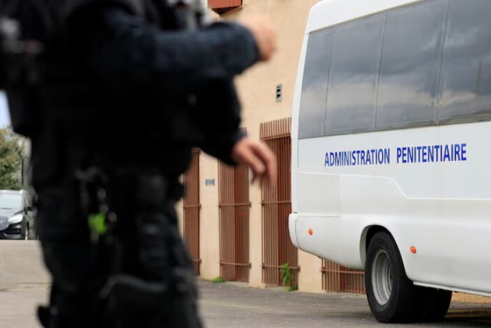 Francijā pēc uzbrukumiem cietumiem aizturētas 25 personas