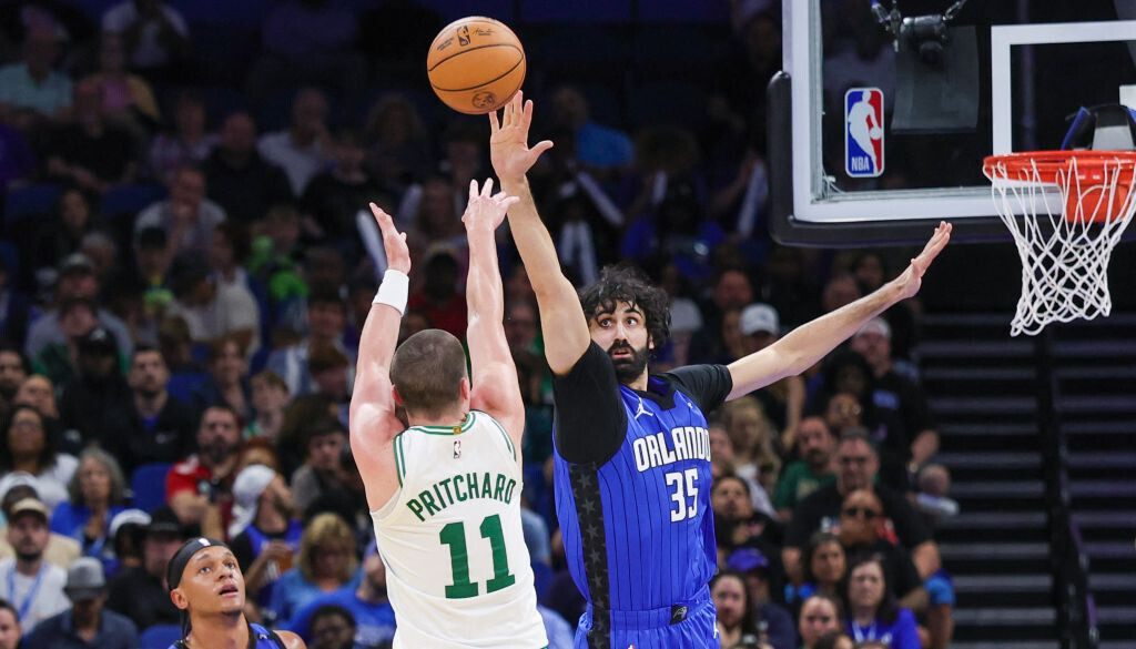Video: Porziņģis nespēlē “Celtics” zaudējumā