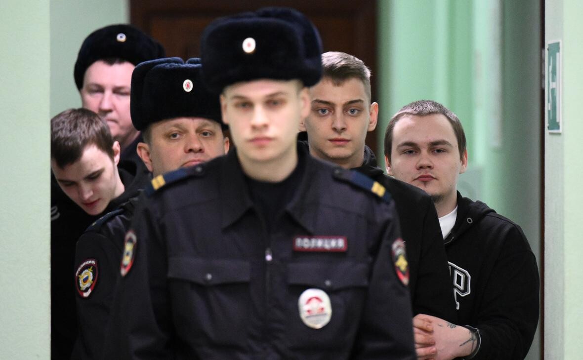 Krievijā pieciem jauniešiem piespriesti gari cietumsodi par sabotāžu