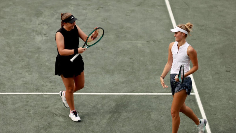 Video: Ostapenko sasniedz Čārlstonas “WTA 500” sērijas turnīra dubultspēļu finālu