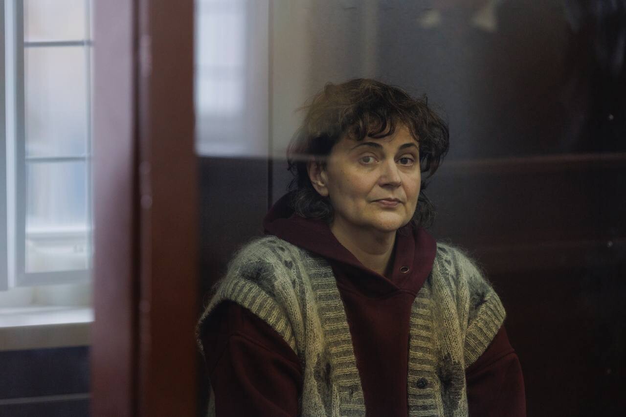 Krievijā kaimiņu denuncētu sievieti notiesā par armijas kritizēšanu