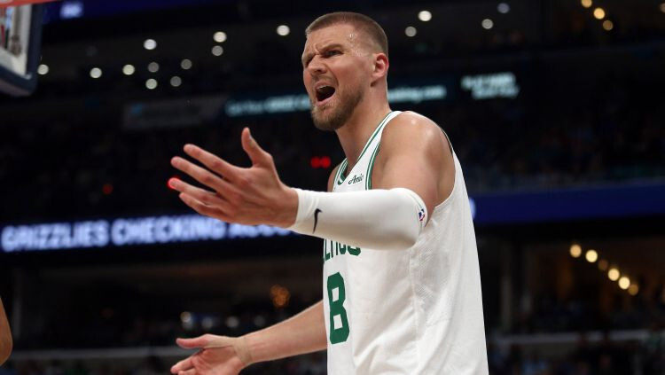Porziņģa dalība “Celtics” spēlē ar “Heat” zem jautājuma zīmes