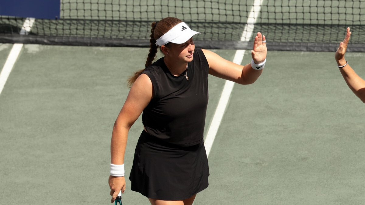 Ostapenko WTA rangā pakāpjas uz 24. pozīciju