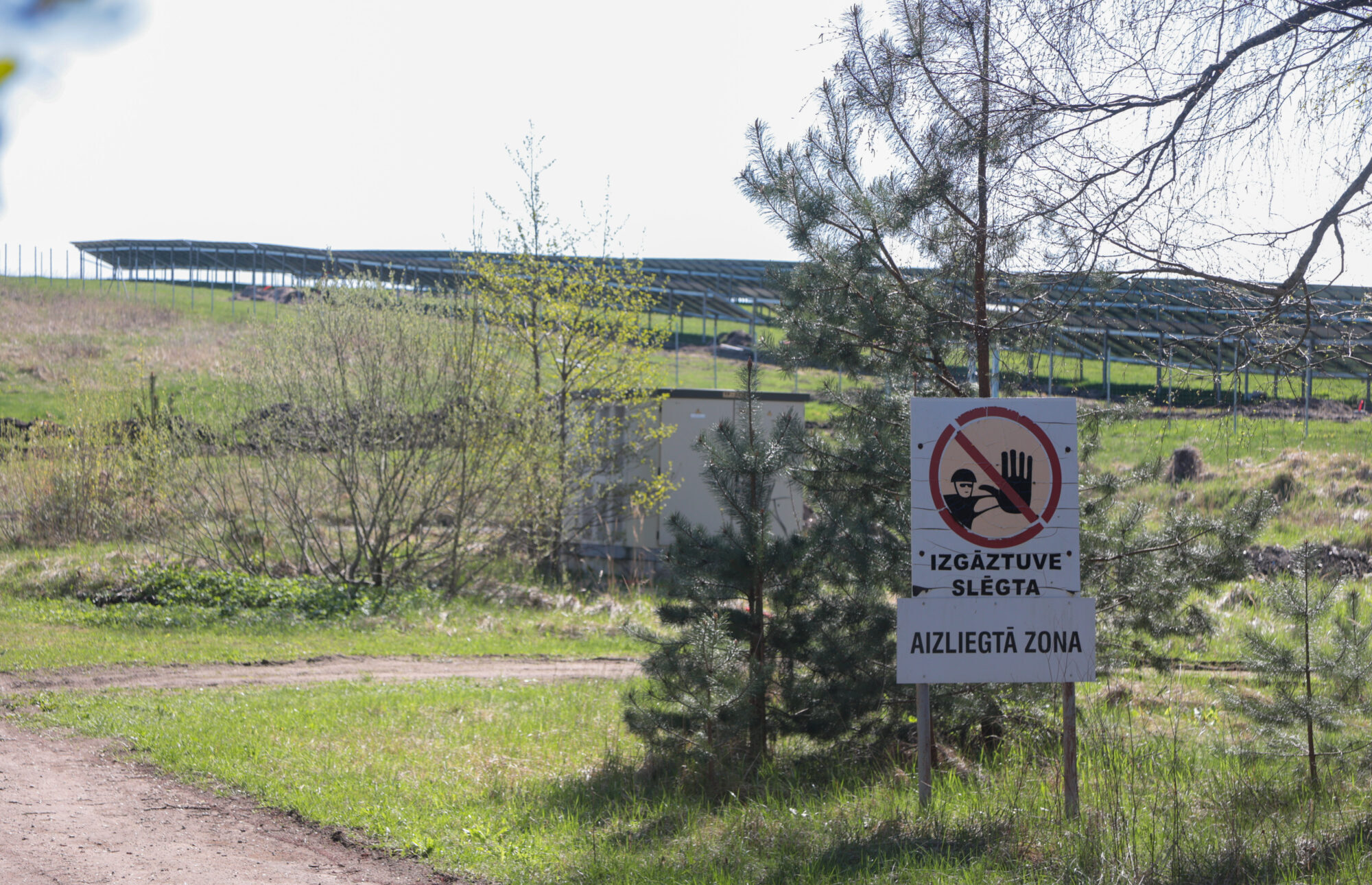 Bijušajā Šķēdes izgāztuvē attīsta saules parku ar 1072 paneļiem