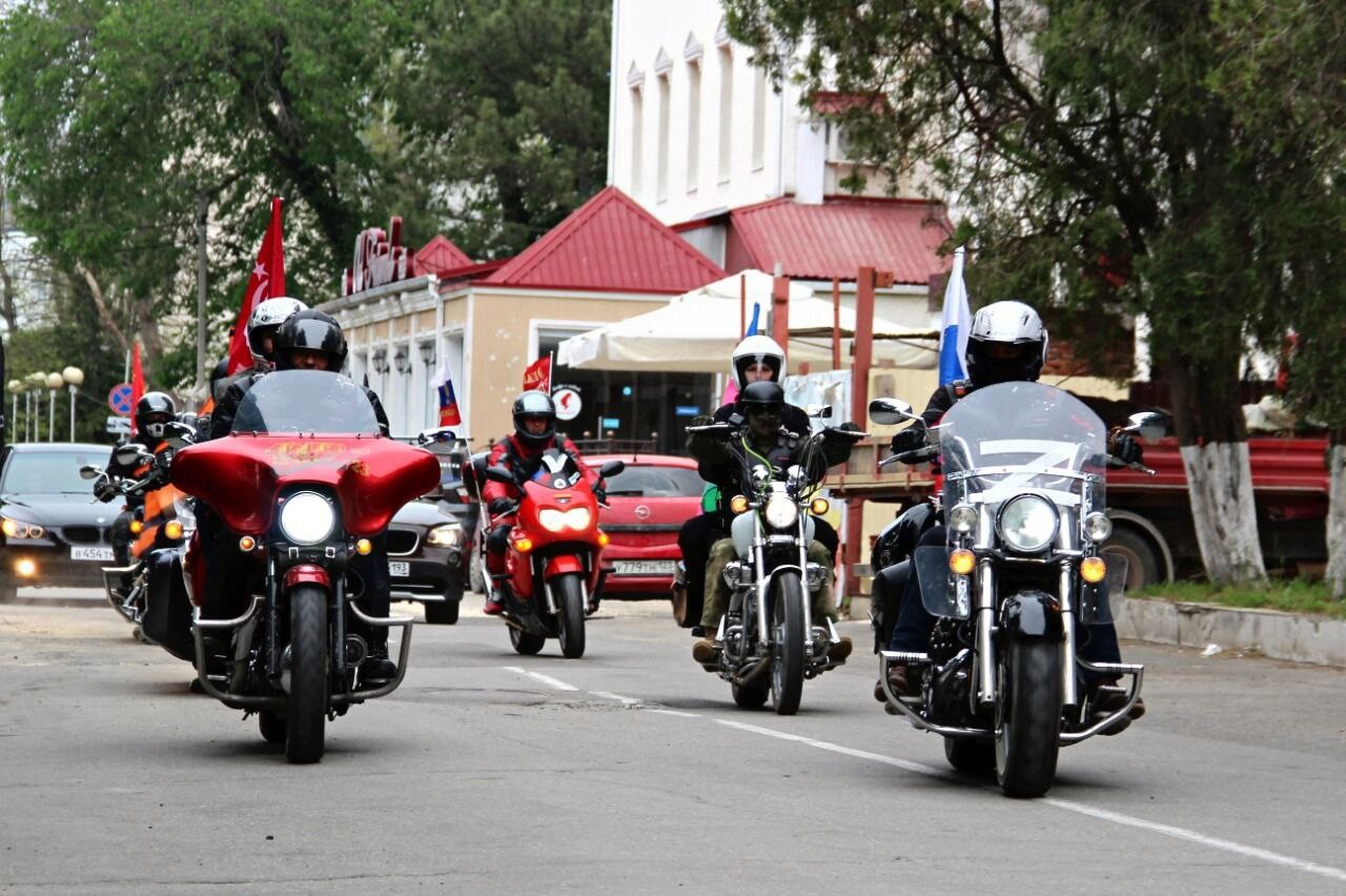 Krievu motociklistu banda “Nakts vilki” dodas uz Berlīni