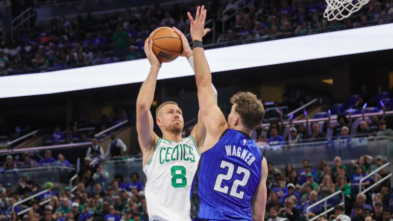 Video: Porziņģim septiņi punkti “Celtics” zaudējumā NBA “play-off” spēlē