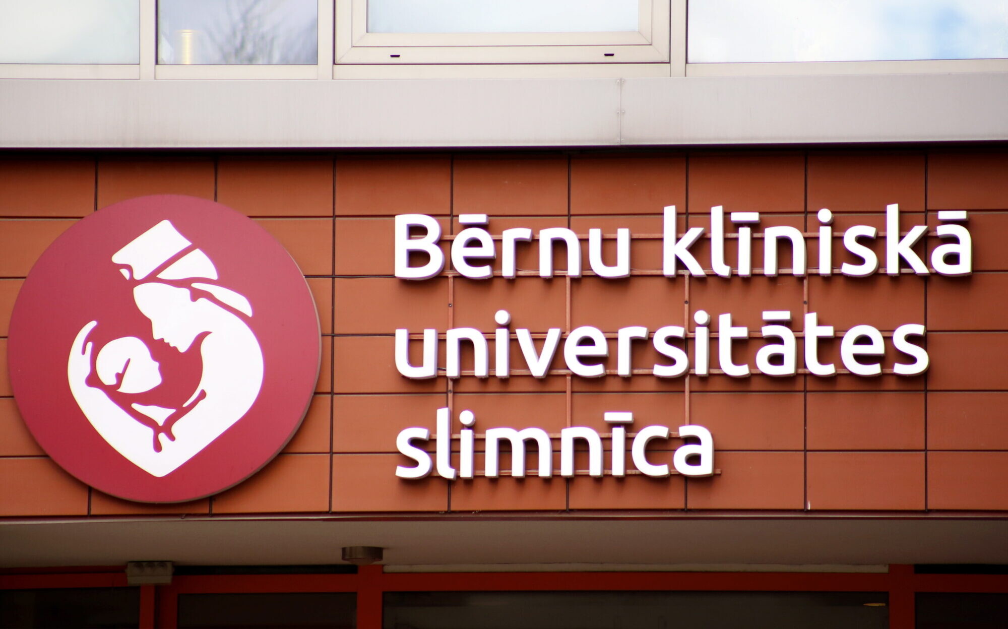 Pēc bērna nāves BKUS sola izmeklēšanas un pārbaudes gan šajā, gan citās slimnīcās