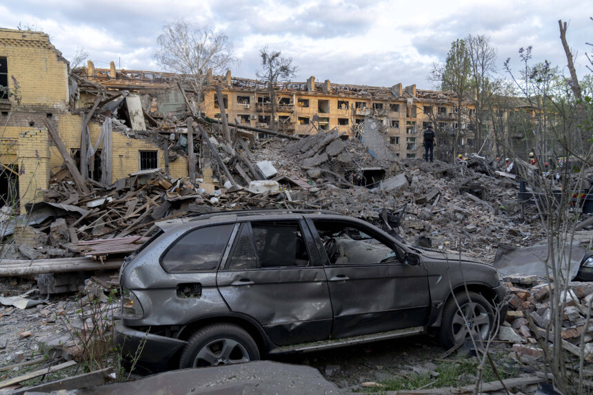 Krievijas uzbrukumā Kijivai deviņi bojāgājušie un 63 ievainotie