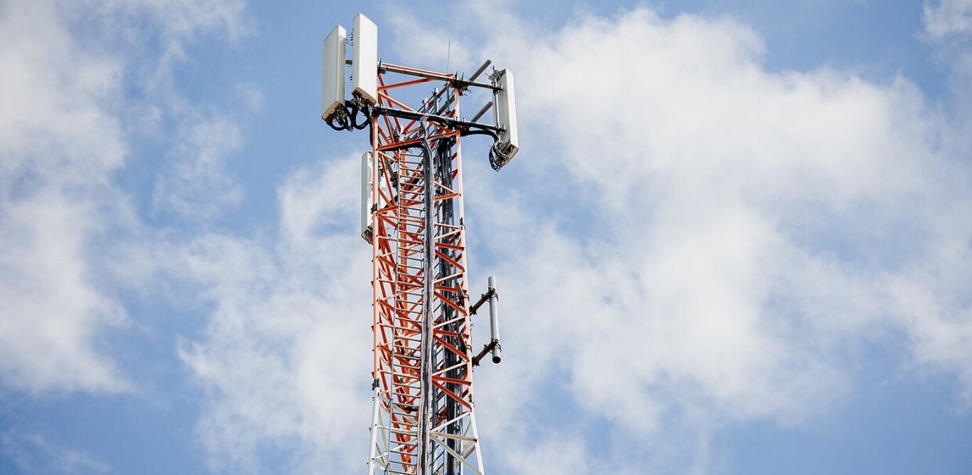 Veco ļaužu mājas jumtu iznomās antenas izvietošanai