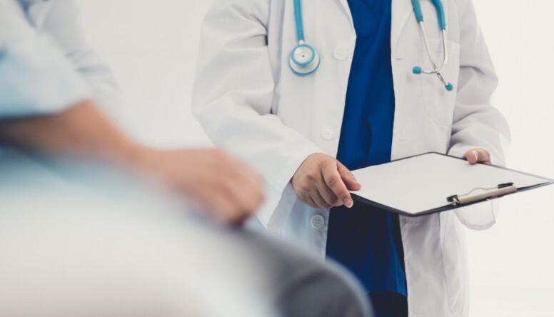 Atgādina par medicīnisko konsultāciju saņemšanas iespējām pie dežūrārstiem
